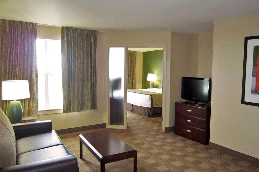 Extended Stay America Suites - Tampa - Airport - N Westshore Blvd Room photo