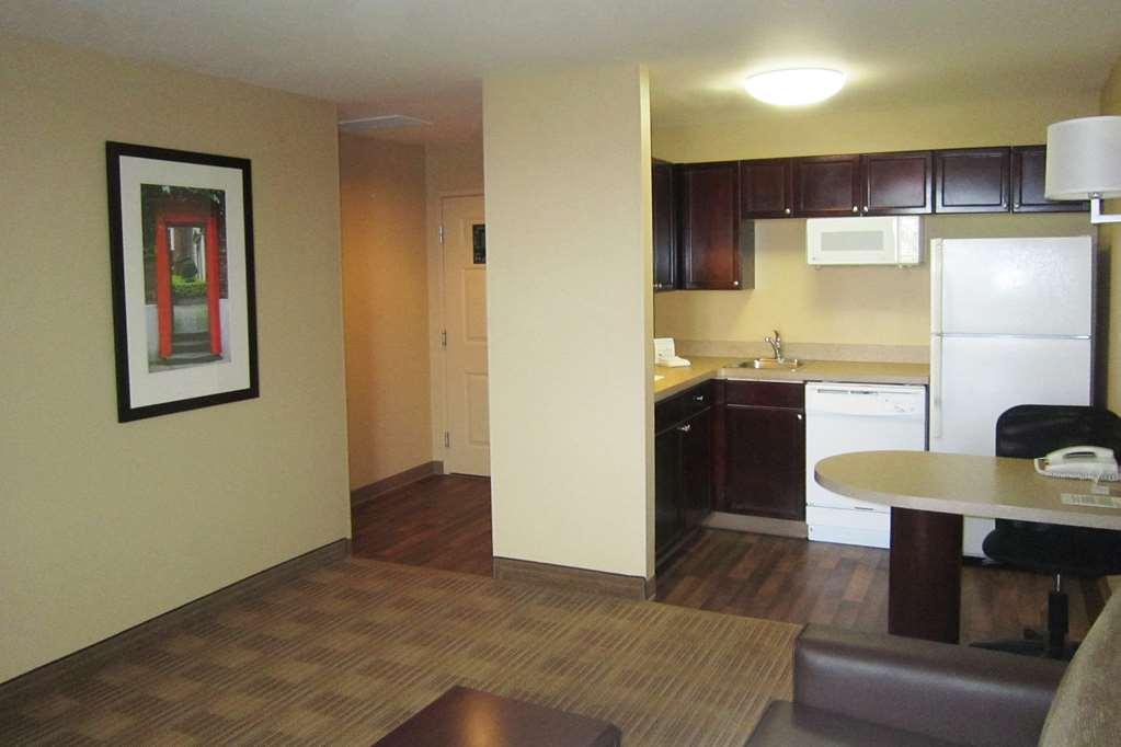 Extended Stay America Suites - Tampa - Airport - N Westshore Blvd Room photo