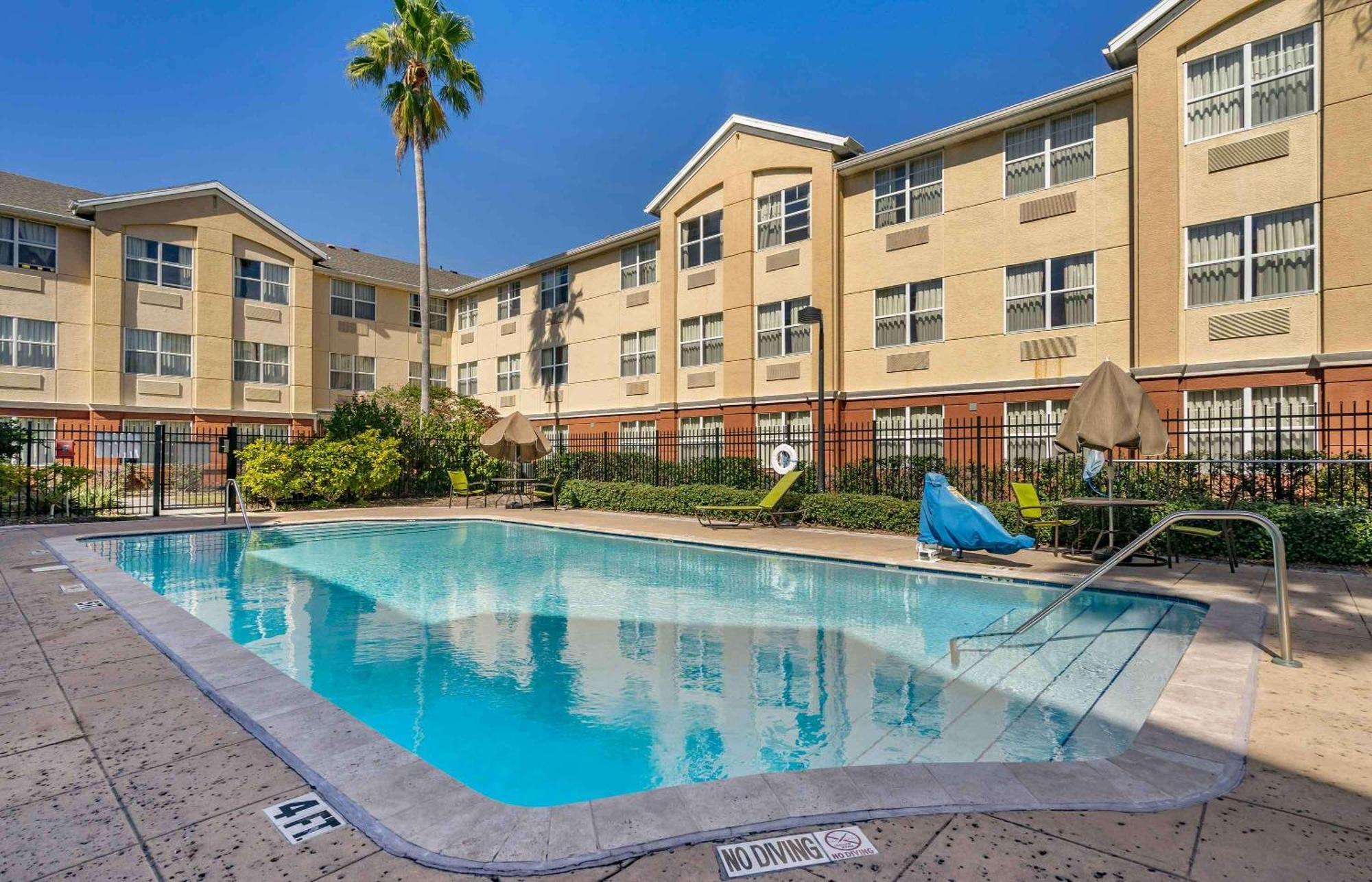 Extended Stay America Suites - Tampa - Airport - N Westshore Blvd Exterior photo