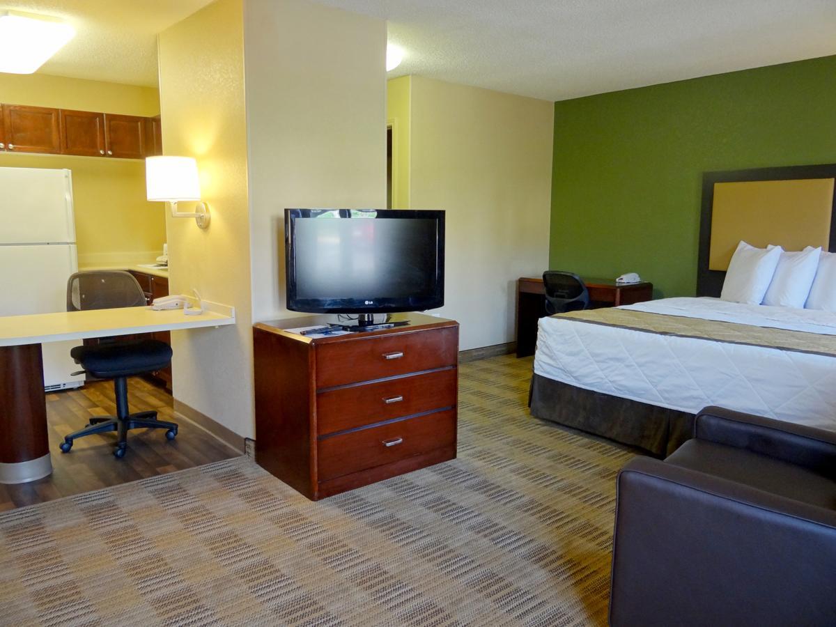 Extended Stay America Suites - Tampa - Airport - N Westshore Blvd Exterior photo