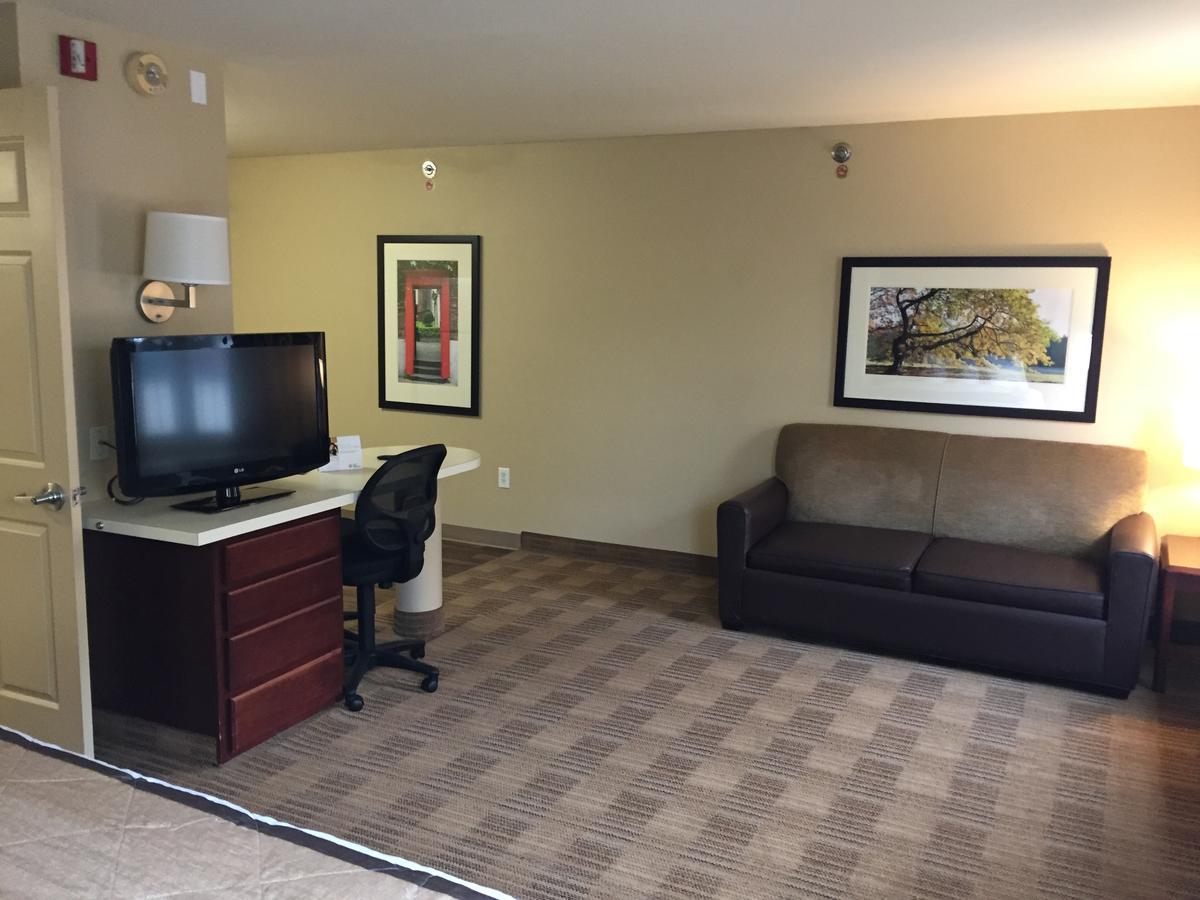 Extended Stay America Suites - Tampa - Airport - N Westshore Blvd Exterior photo