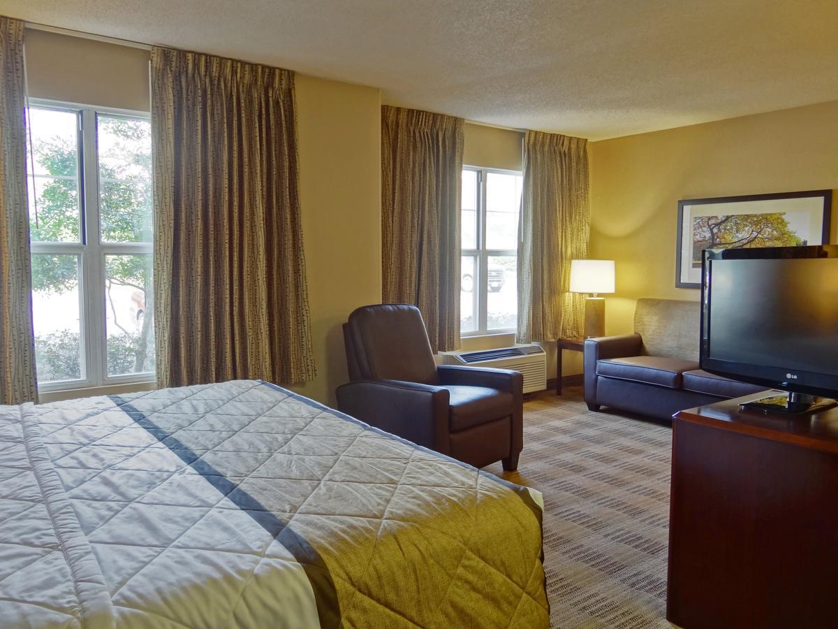 Extended Stay America Suites - Tampa - Airport - N Westshore Blvd Exterior photo