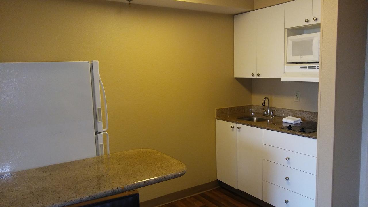 Extended Stay America Suites - Tampa - Airport - N Westshore Blvd Exterior photo