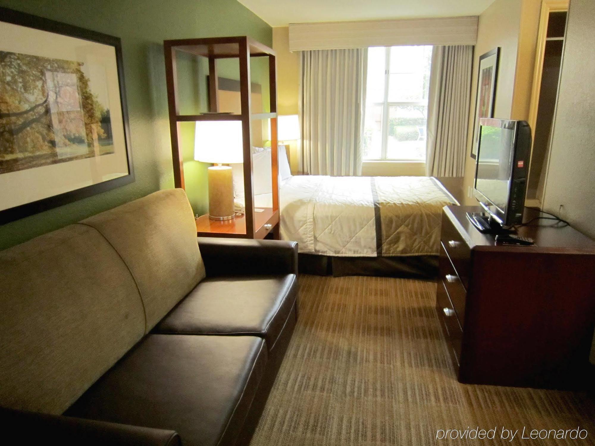Extended Stay America Suites - Tampa - Airport - N Westshore Blvd Exterior photo
